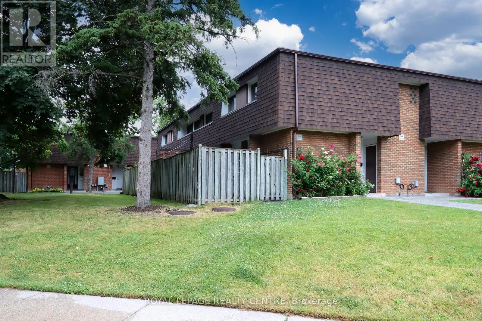 11 - 444 SILVERSTONE DRIVE