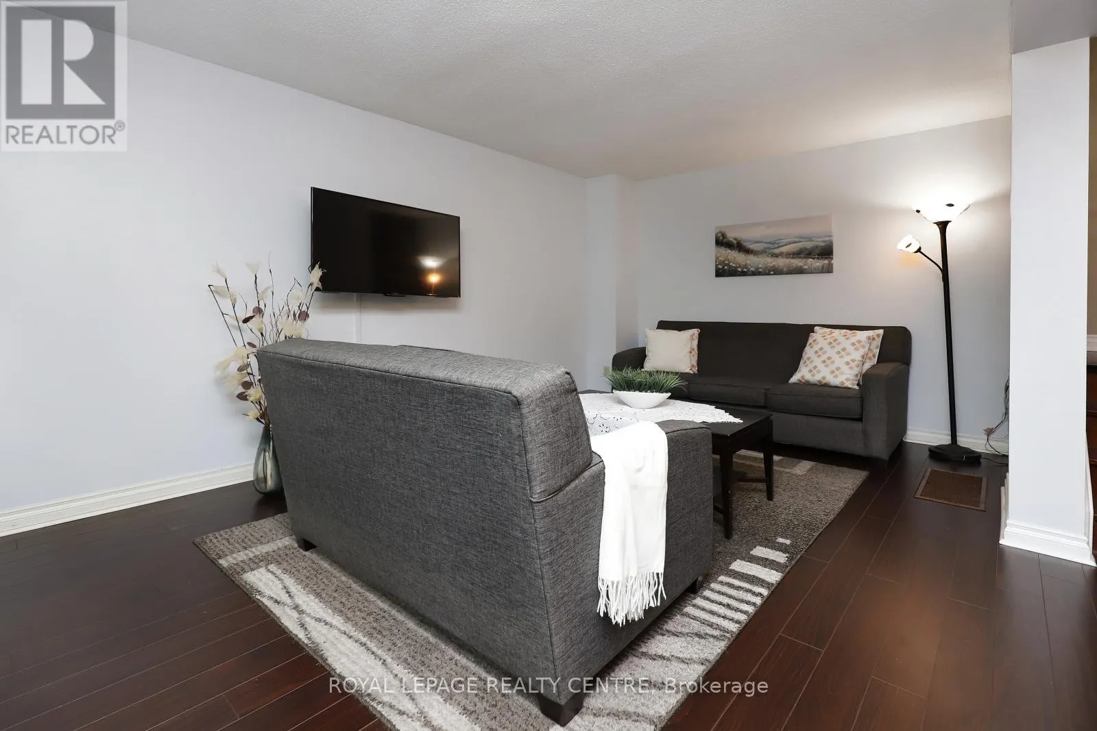 11 - 444 SILVERSTONE DRIVE