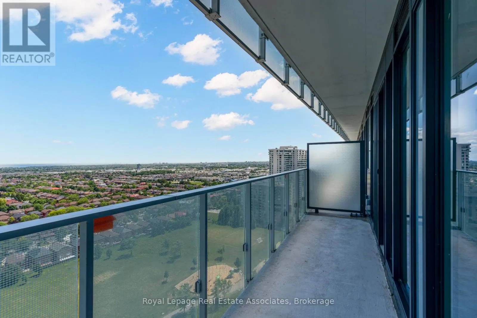 1807 - 3883 QUARTZ ROAD