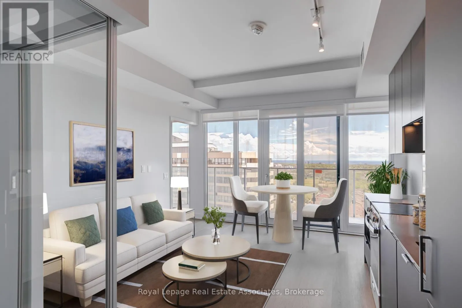 1807 - 3883 QUARTZ ROAD