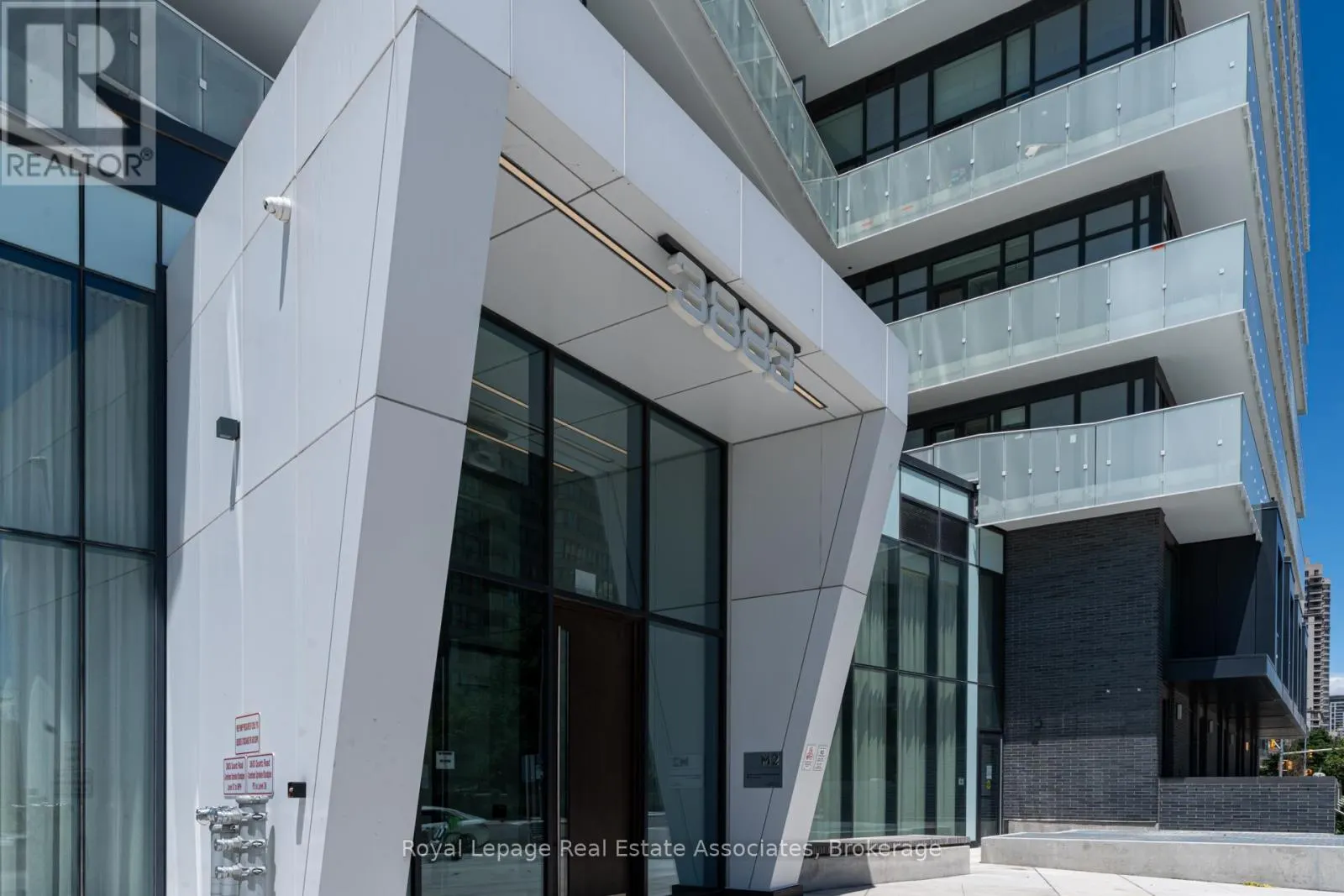 1807 - 3883 QUARTZ ROAD
