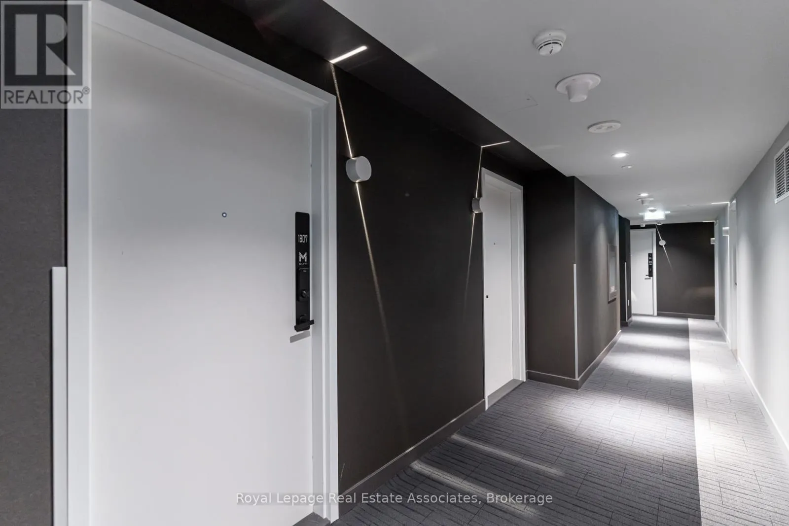 1807 - 3883 QUARTZ ROAD