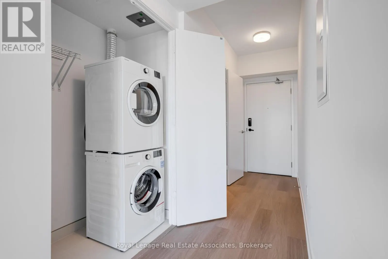 1807 - 3883 QUARTZ ROAD