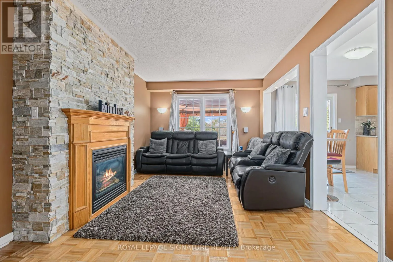 116 RIVER ROCK CRESCENT