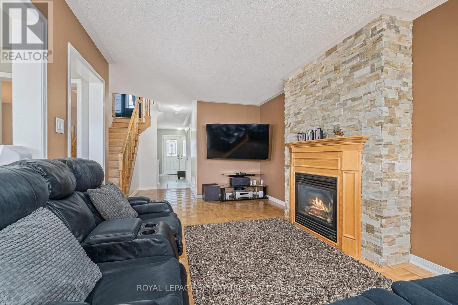116 RIVER ROCK CRESCENT