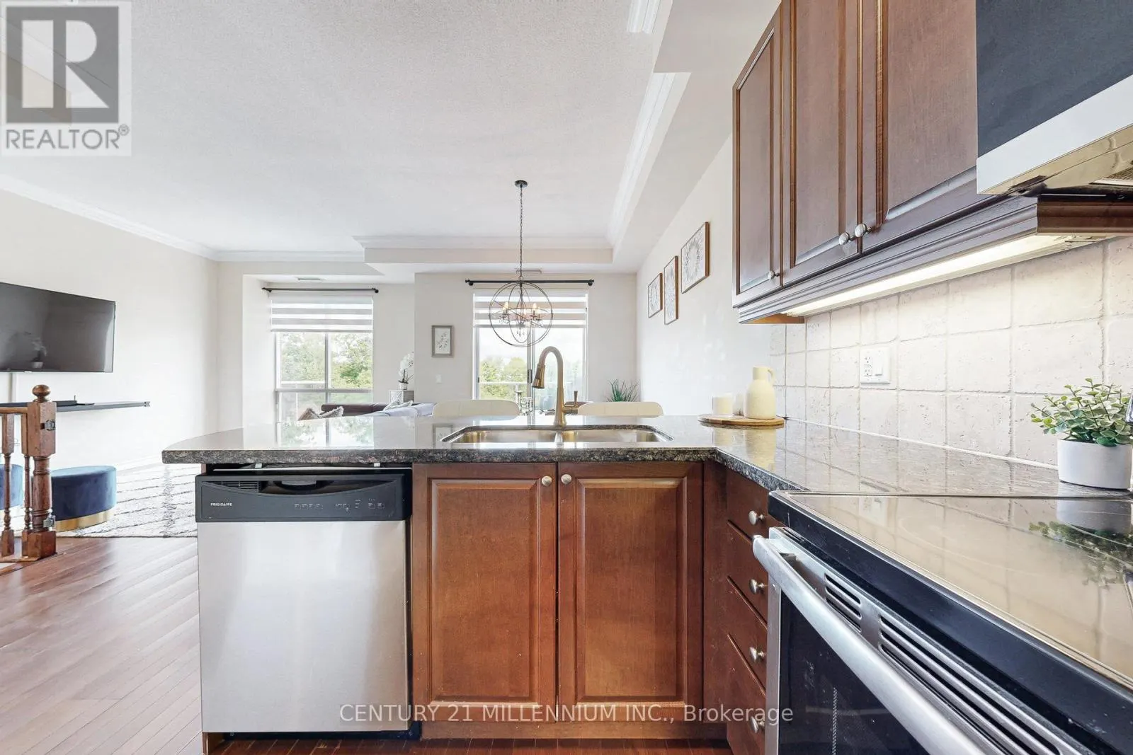 PH4 - 483 FAITH DRIVE