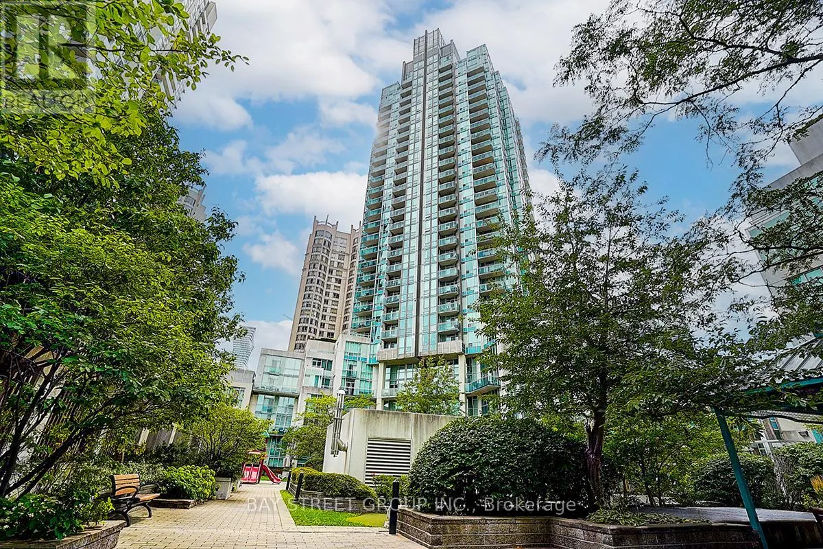 2004 - 3939 DUKE OF YORK BOULEVARD