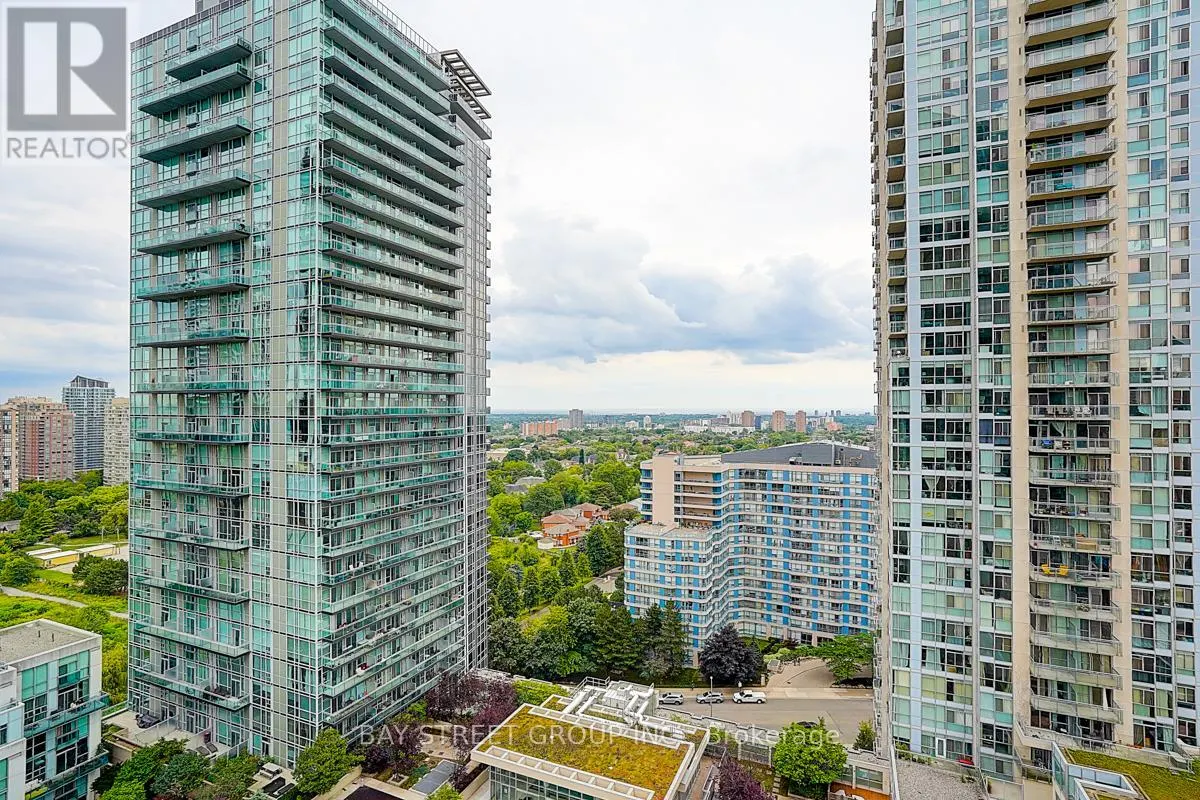 2004 - 3939 DUKE OF YORK BOULEVARD