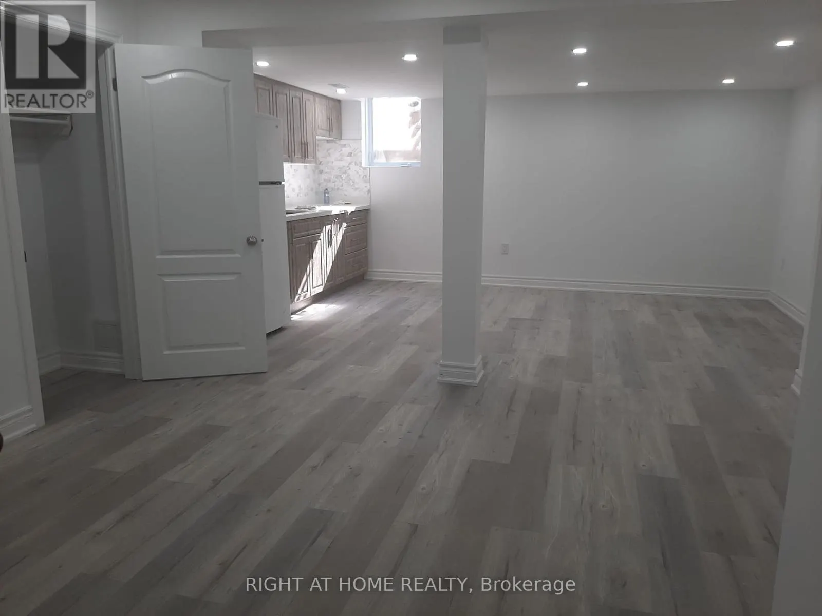 STUDIO 2 - 3222 TRELAWNY CIRCLE