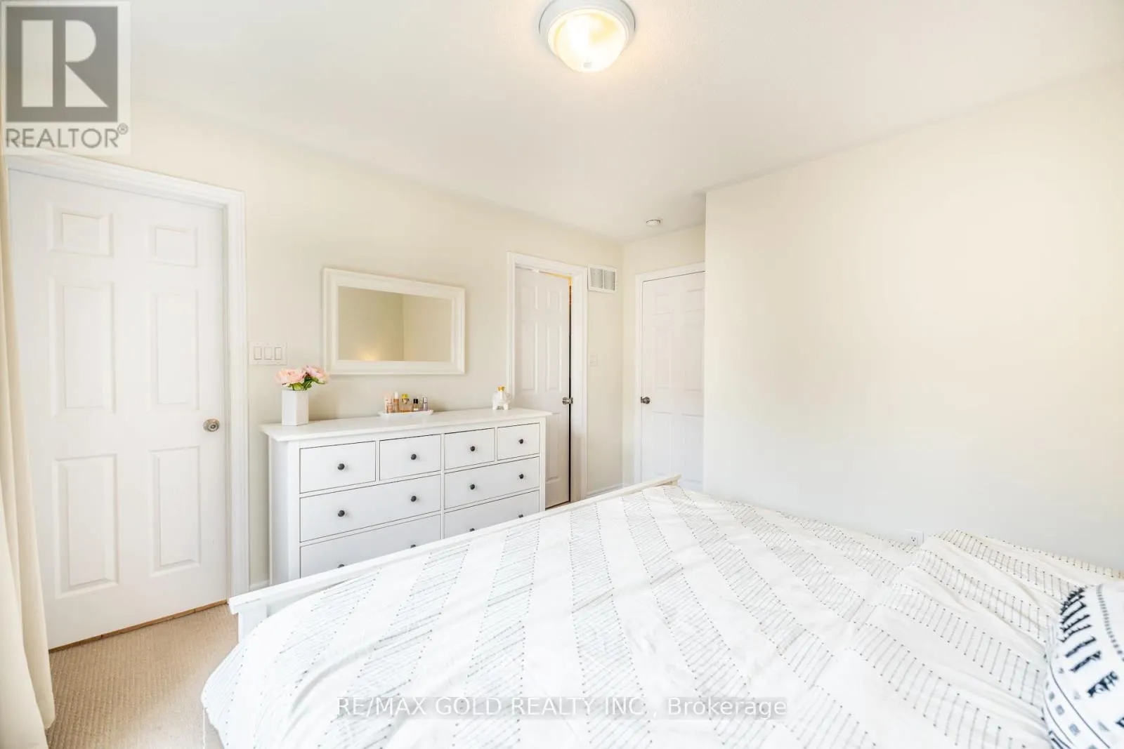 34 ROCKBROOK TRAIL