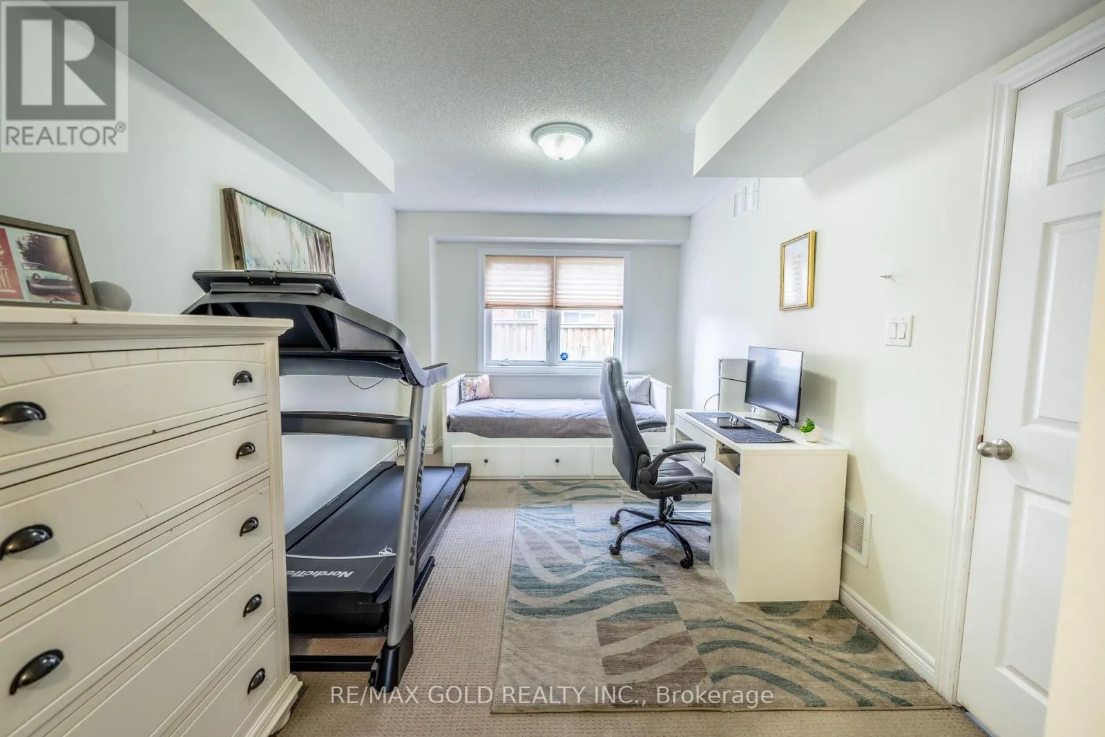 34 ROCKBROOK TRAIL