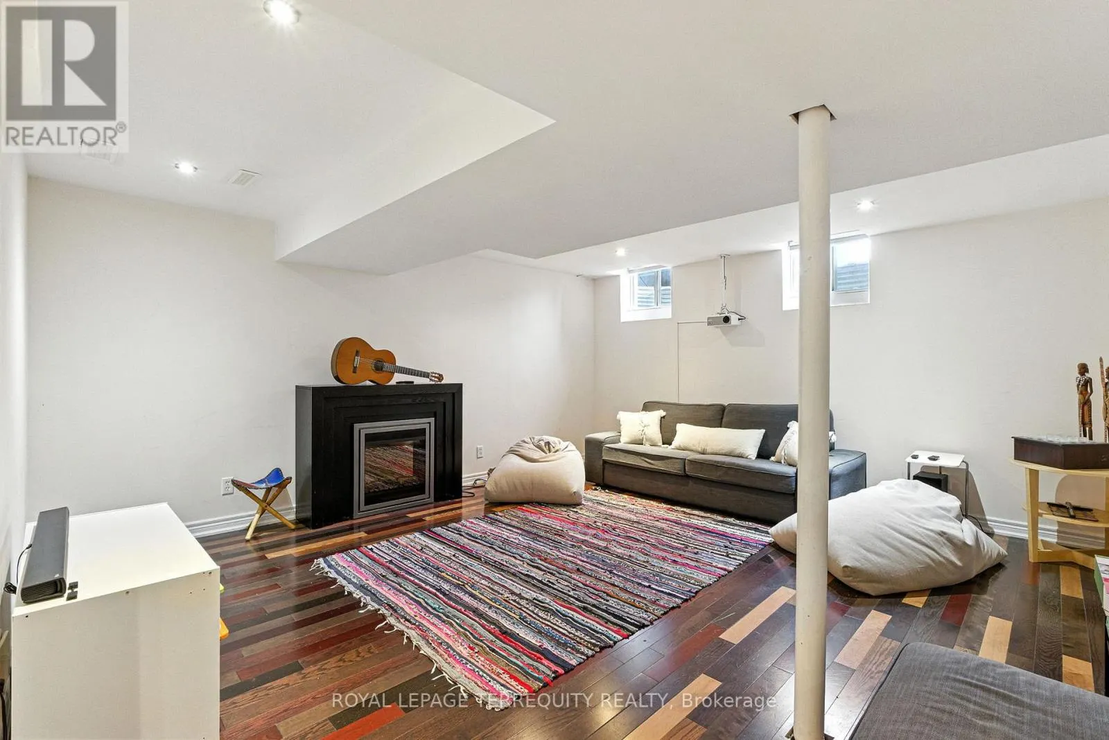 1117 RIDDELL CRESCENT