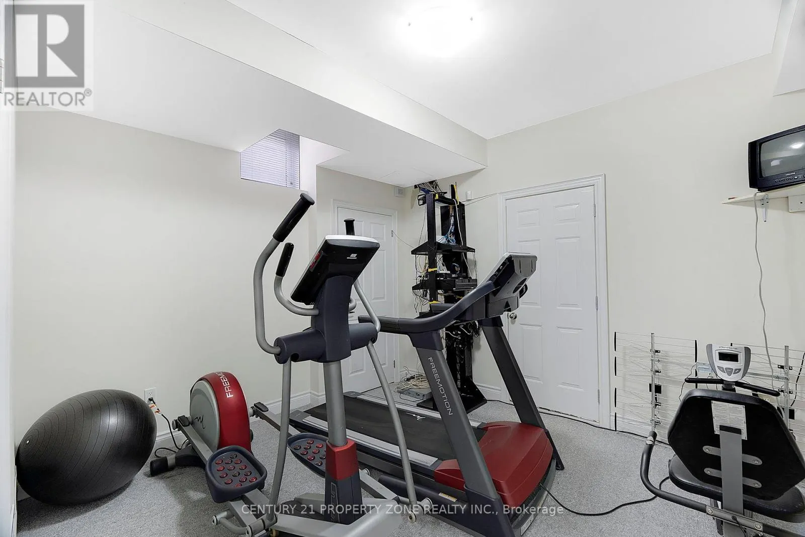 5198 ADOBE COURT