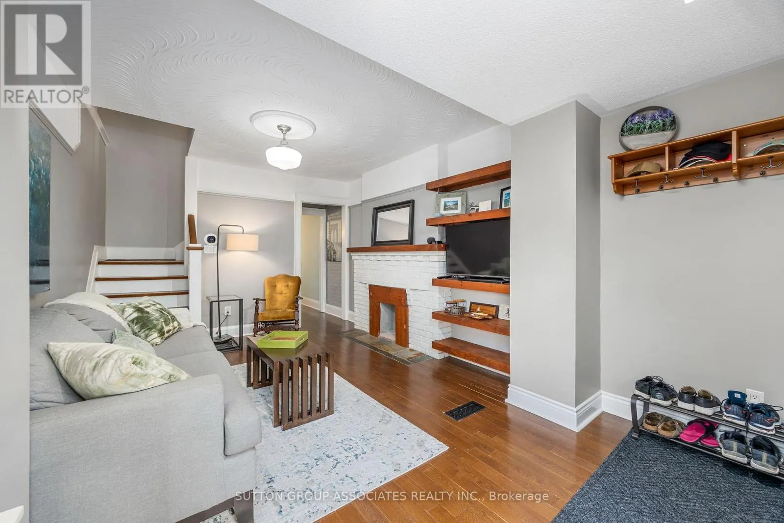 32 ST CLAIR GARDENS
