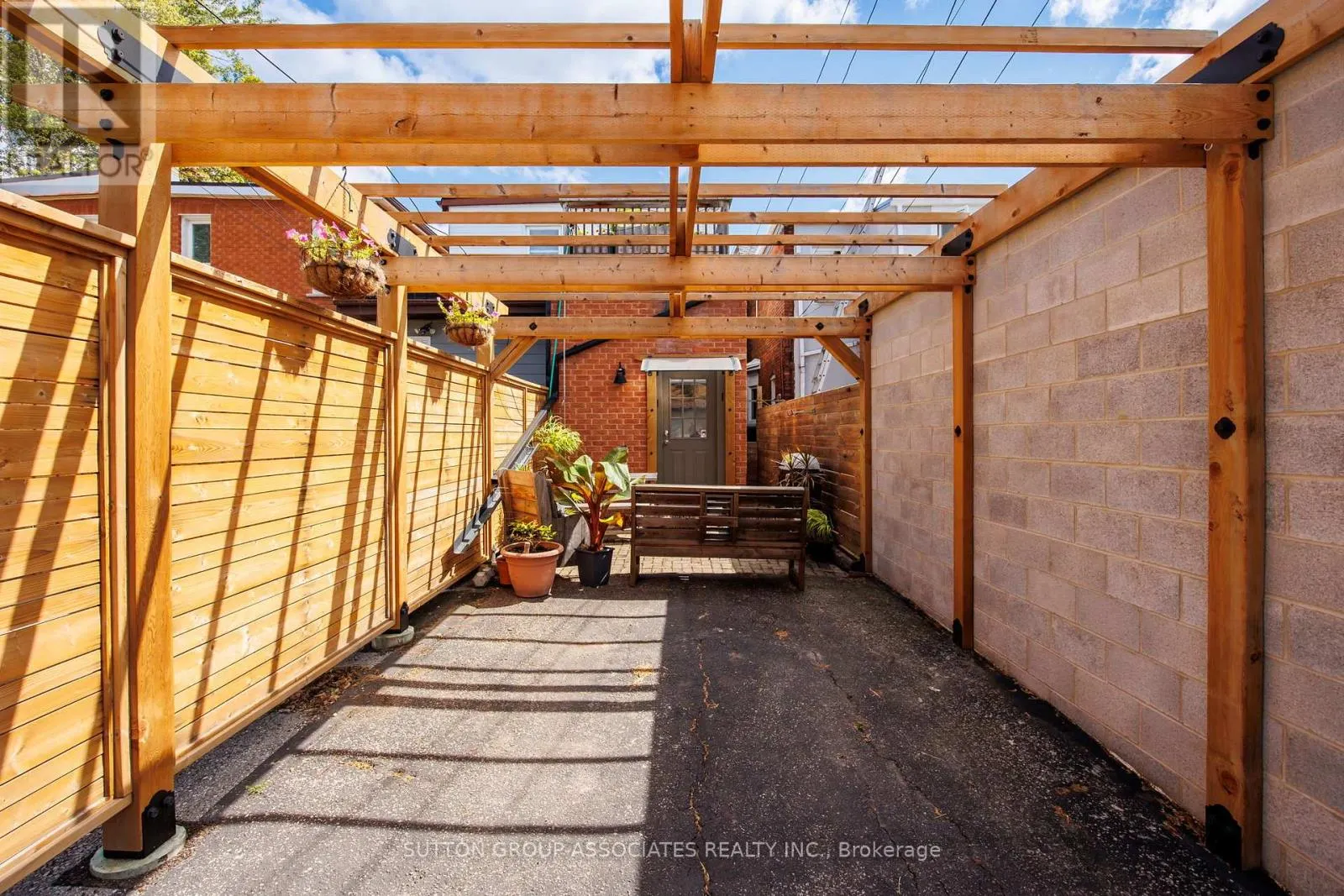 32 ST CLAIR GARDENS