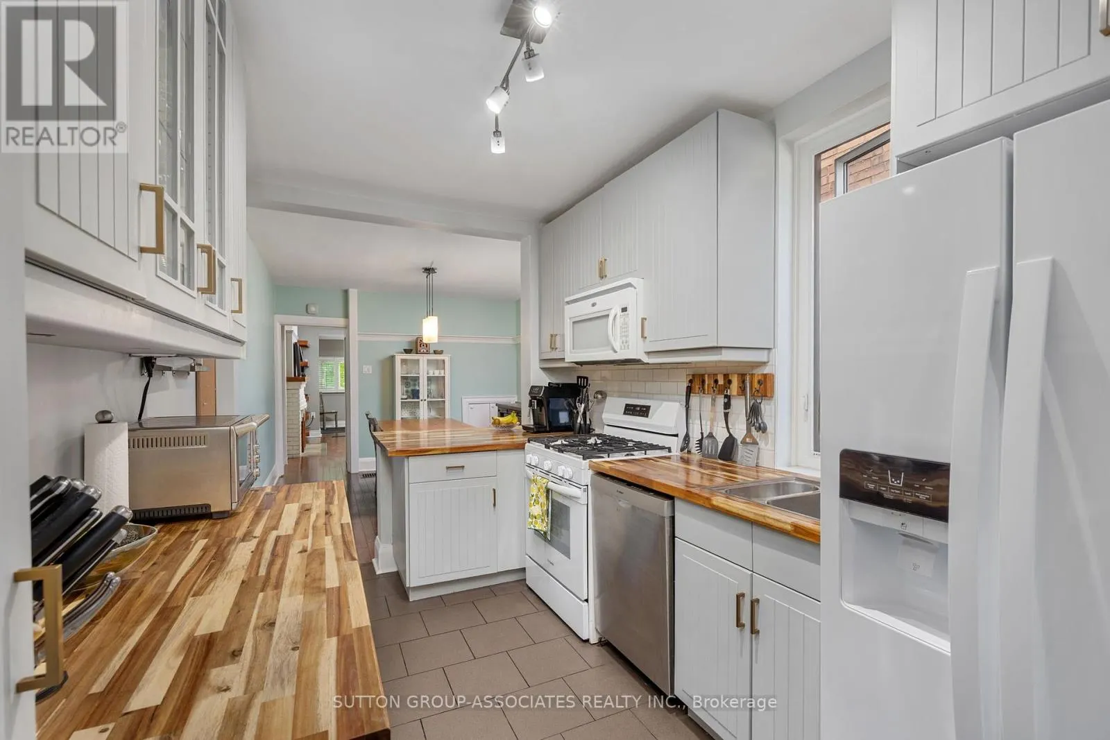 32 ST CLAIR GARDENS