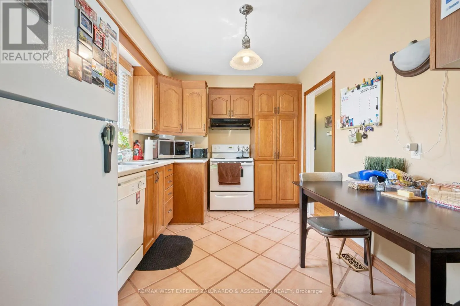 10 DASHWOOD CRESCENT