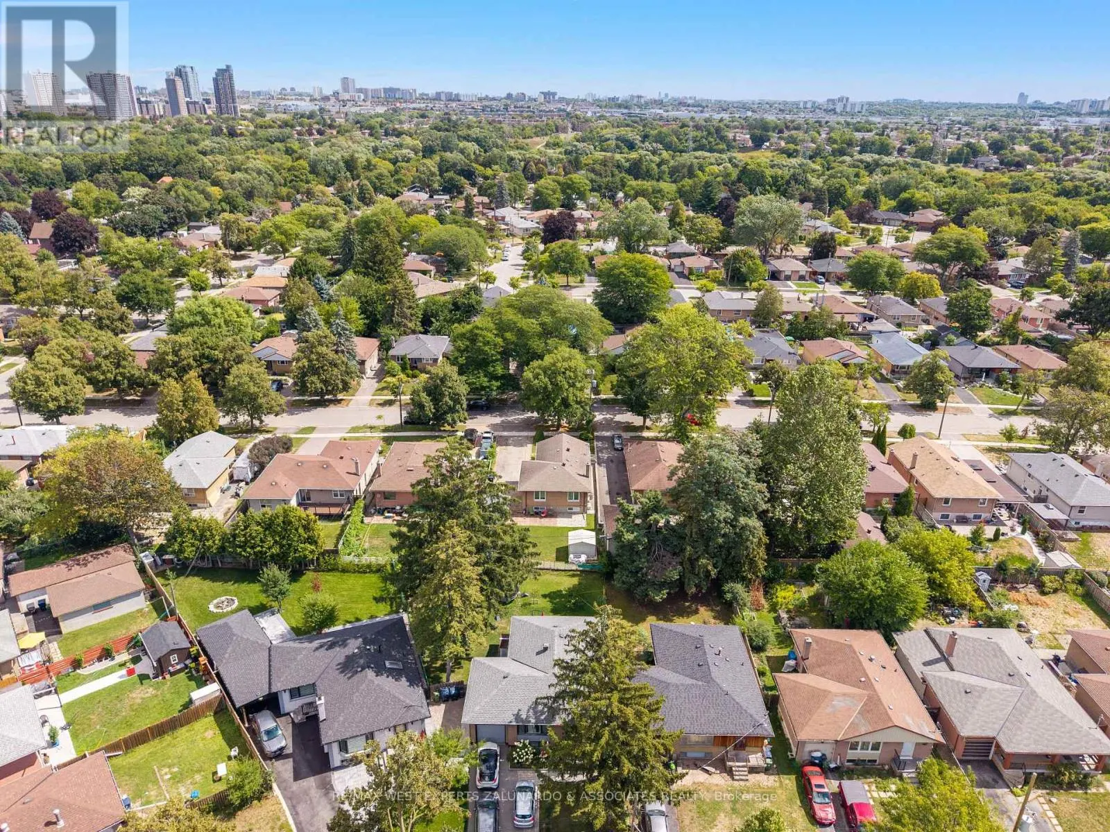 10 DASHWOOD CRESCENT