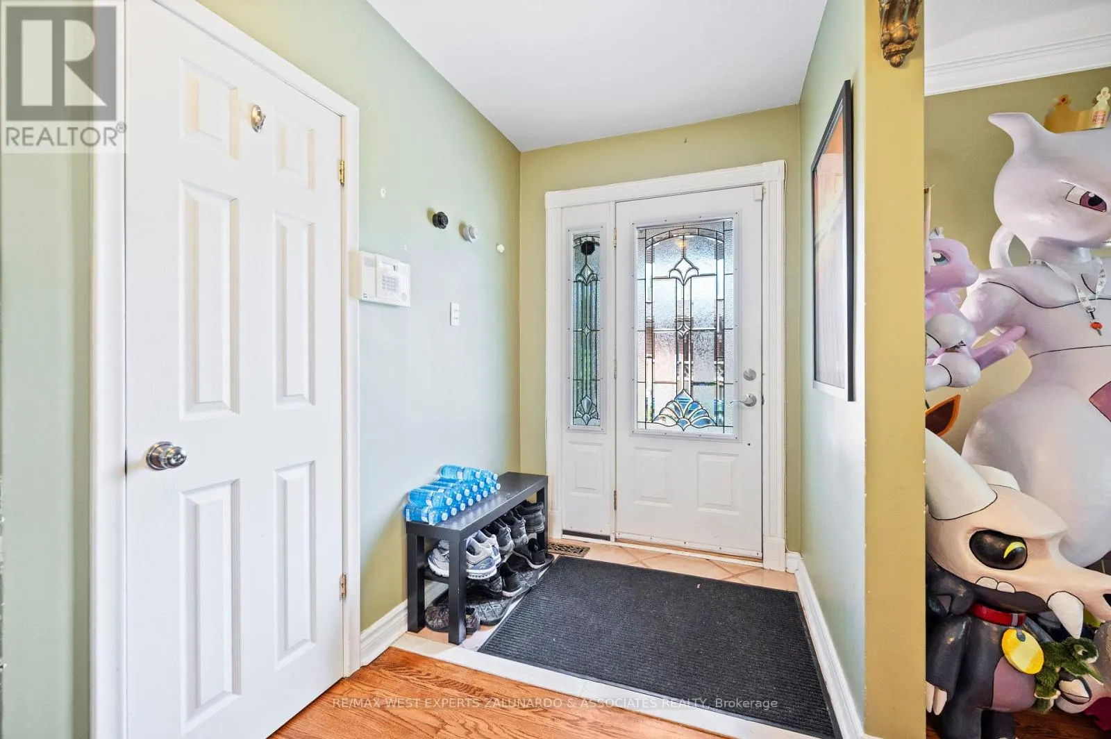 10 DASHWOOD CRESCENT