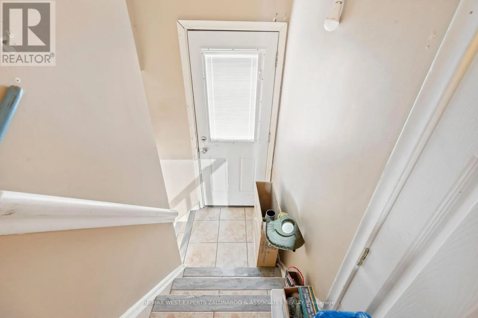 10 DASHWOOD CRESCENT