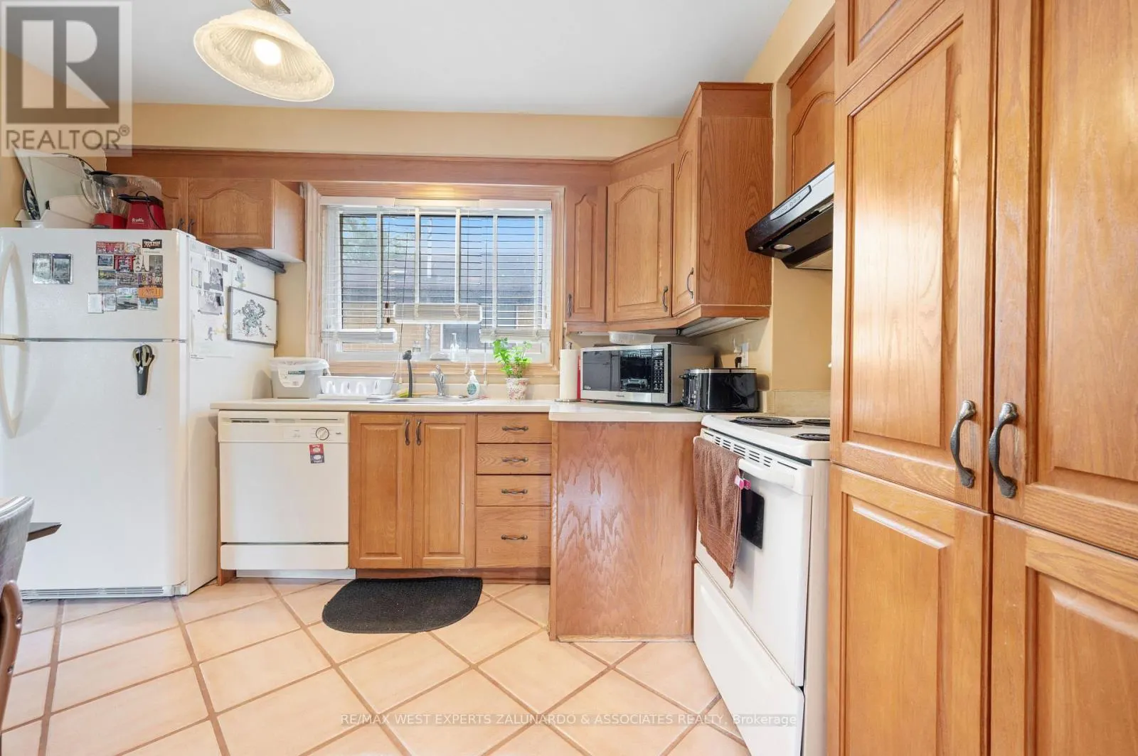 10 DASHWOOD CRESCENT