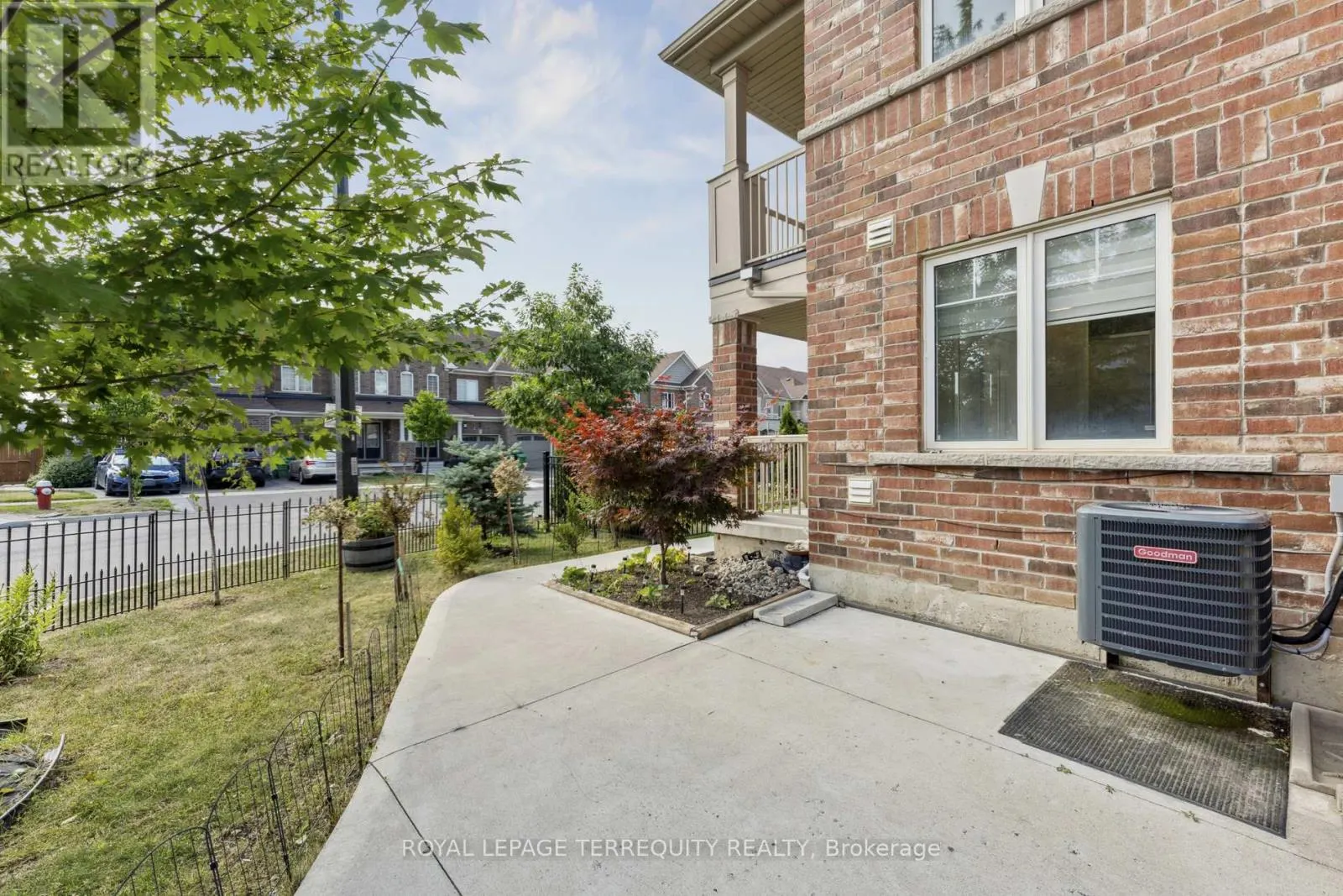 49 GOLDEN SPRINGS DRIVE
