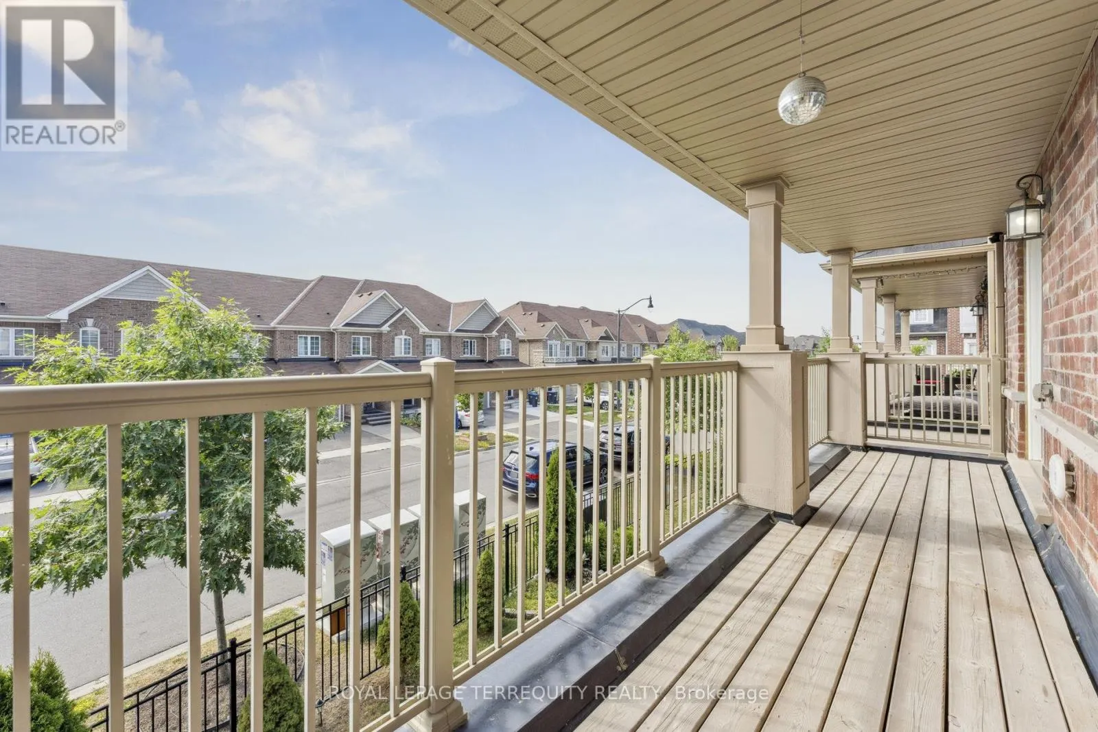 49 GOLDEN SPRINGS DRIVE