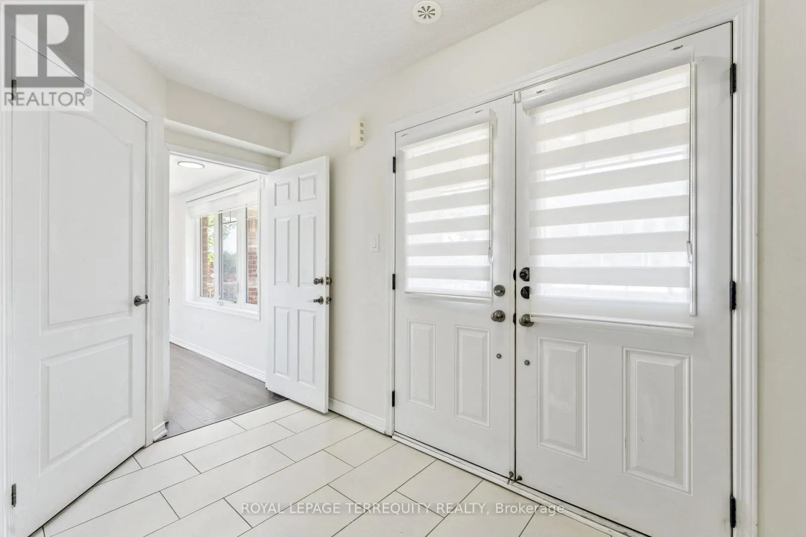 49 GOLDEN SPRINGS DRIVE