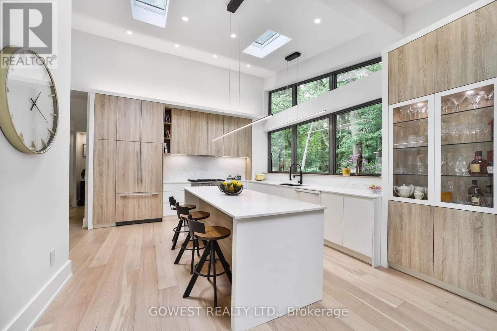 344 DALEWOOD DRIVE