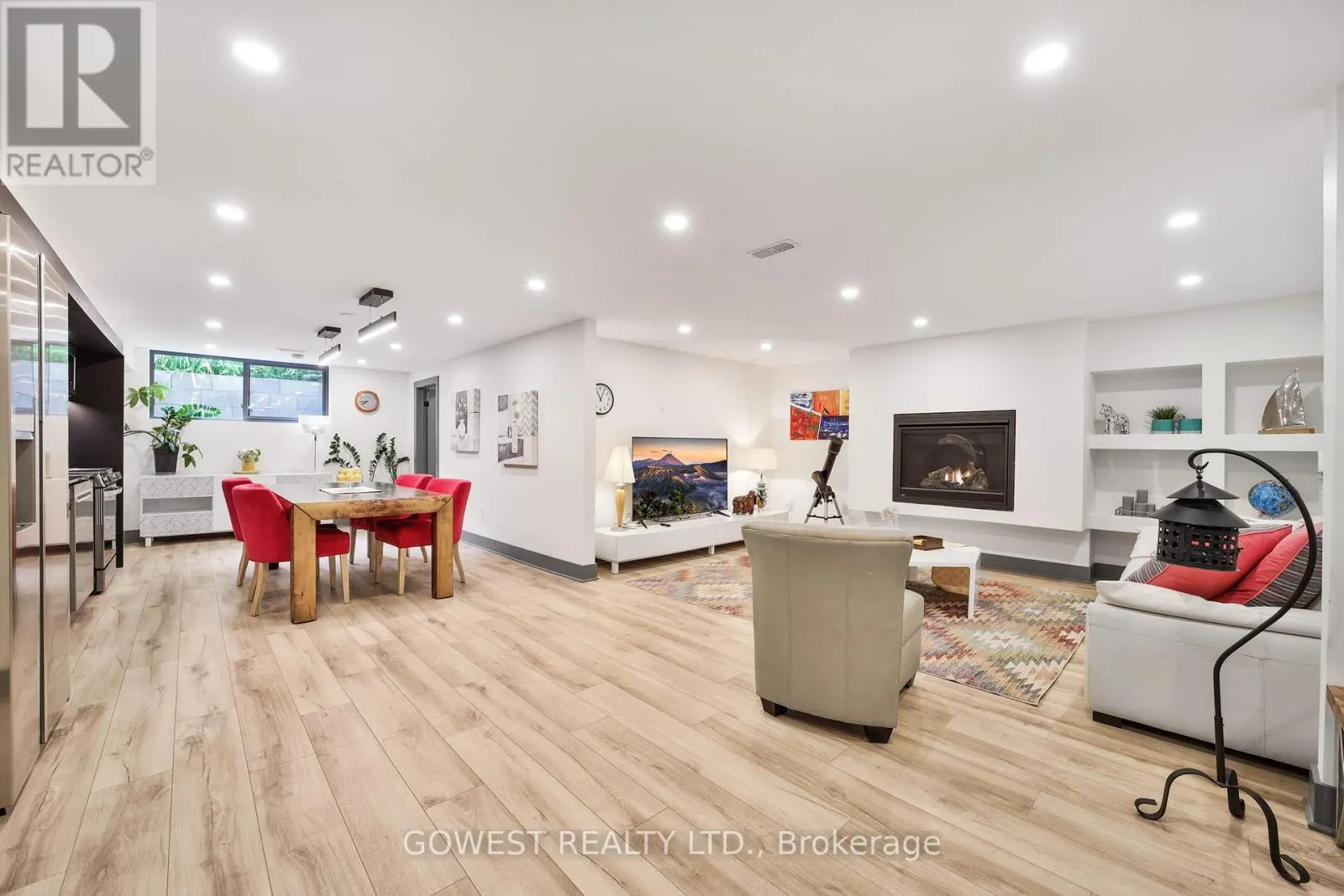 344 DALEWOOD DRIVE