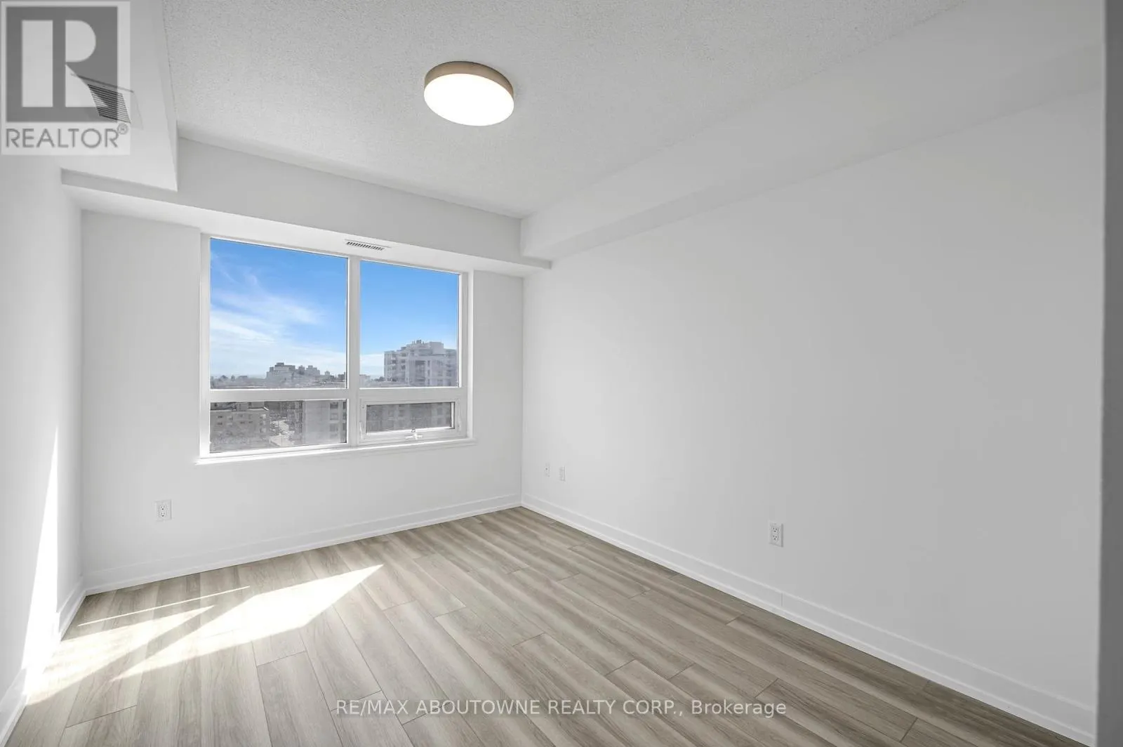 1105 - 1410 DUPONT STREET