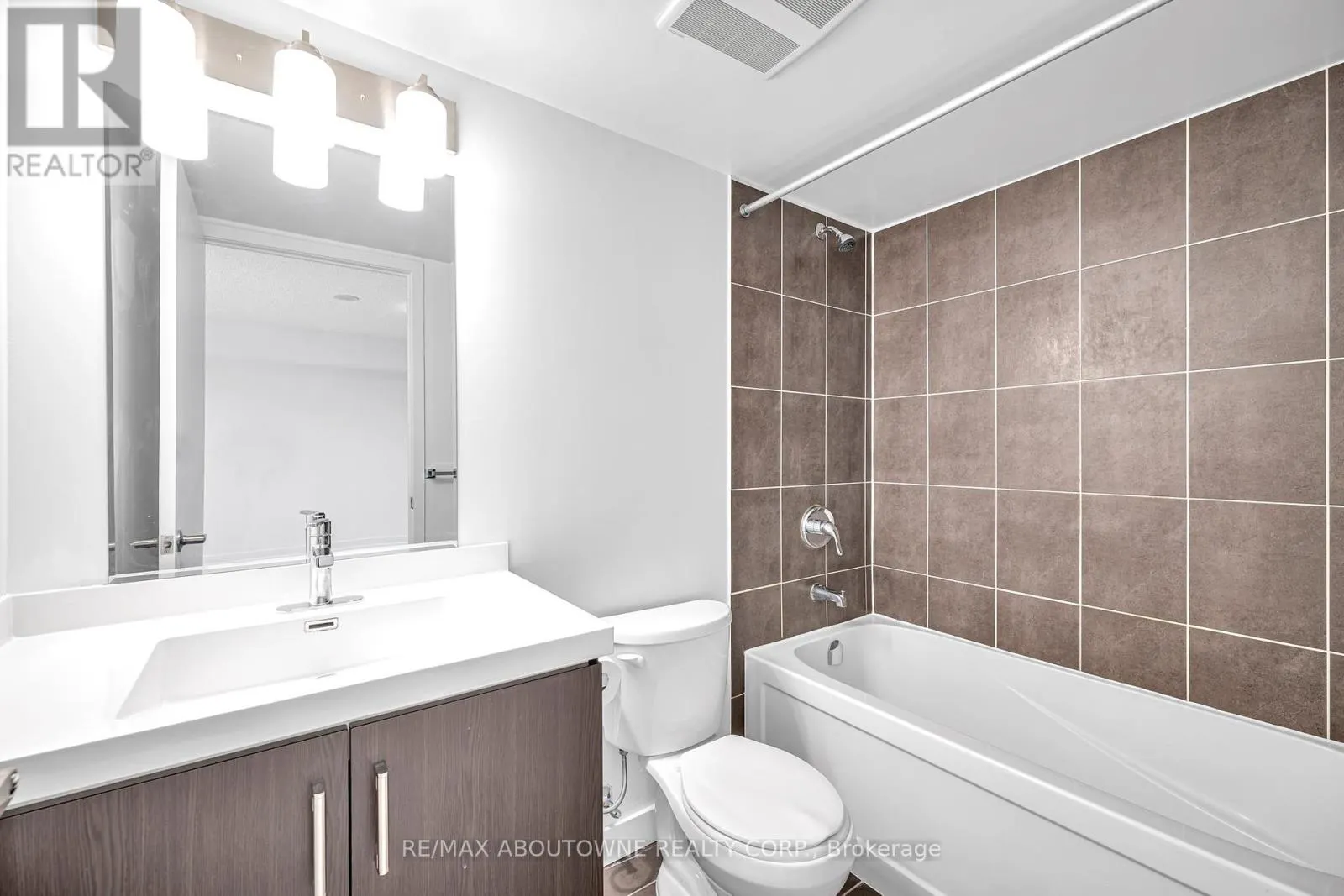 1105 - 1410 DUPONT STREET