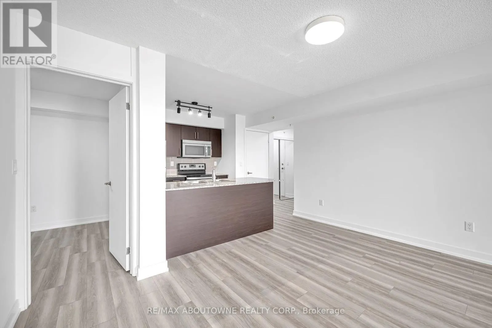 1105 - 1410 DUPONT STREET