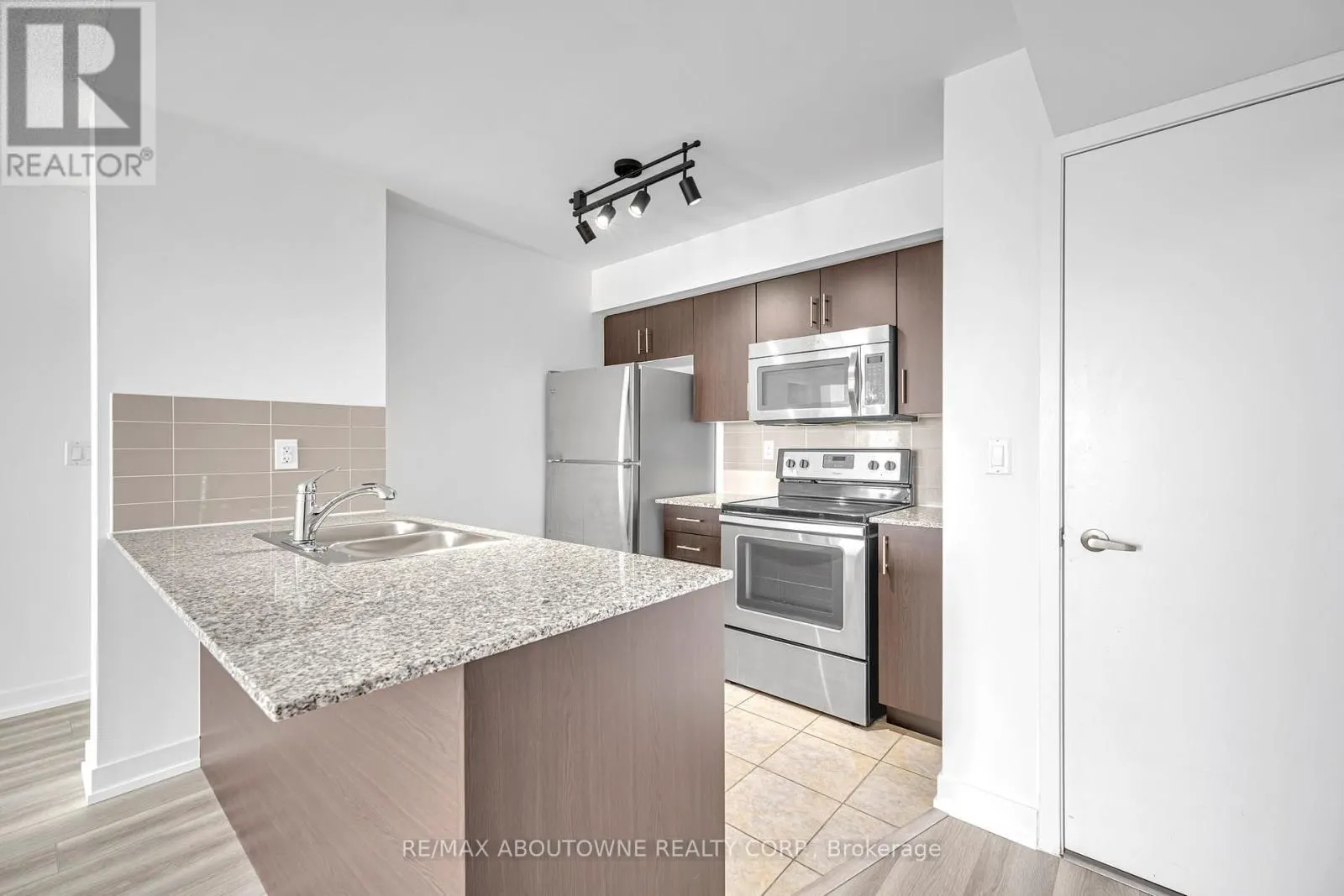1105 - 1410 DUPONT STREET