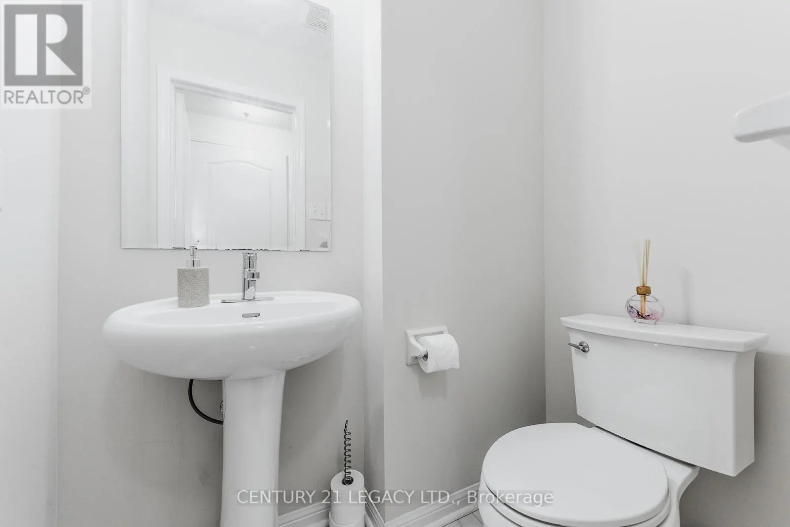 2496 CLAYBORNE PLACE