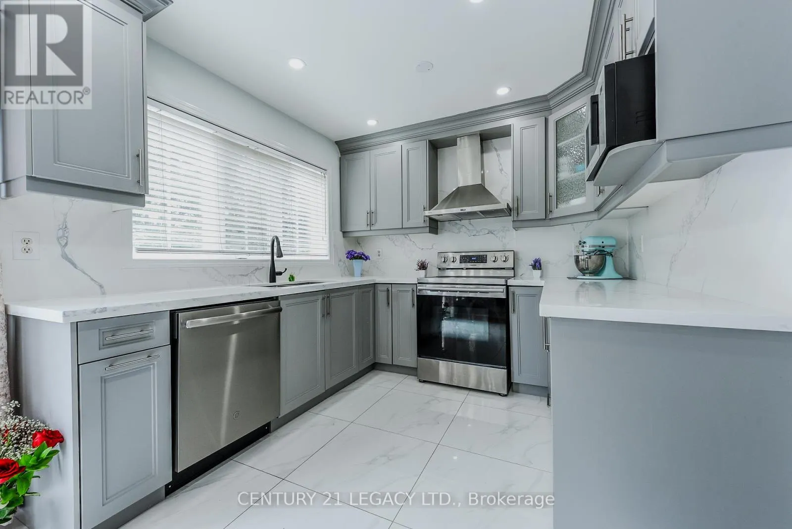 2496 CLAYBORNE PLACE