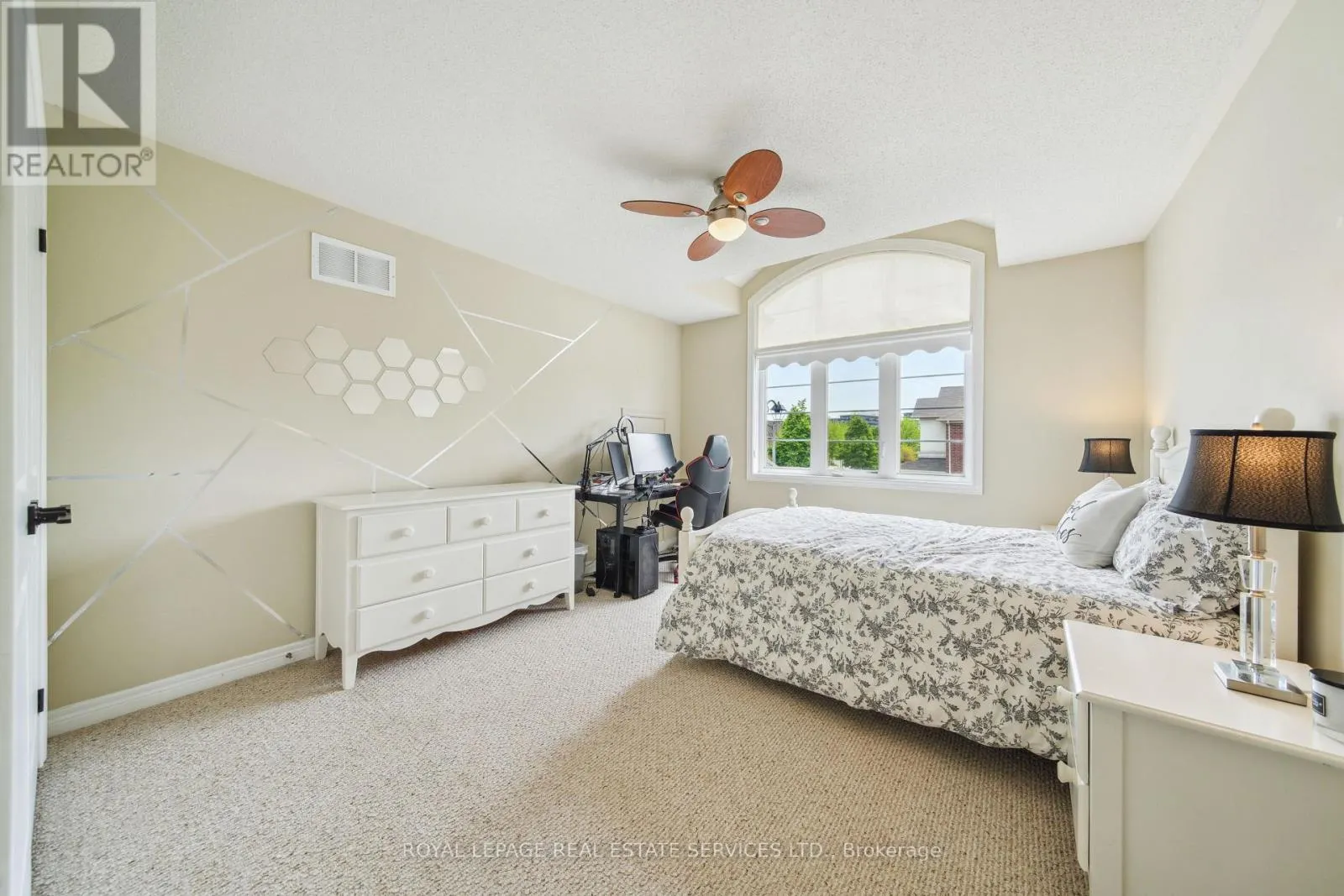 3150 TRAILSIDE DRIVE