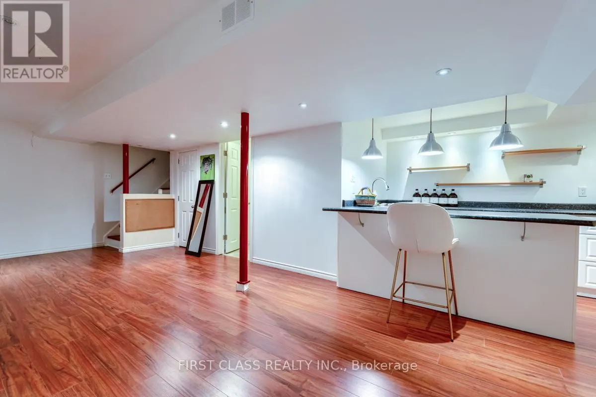 5053 RUNDLE CRESCENT
