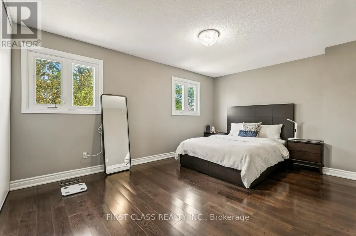 5053 RUNDLE CRESCENT