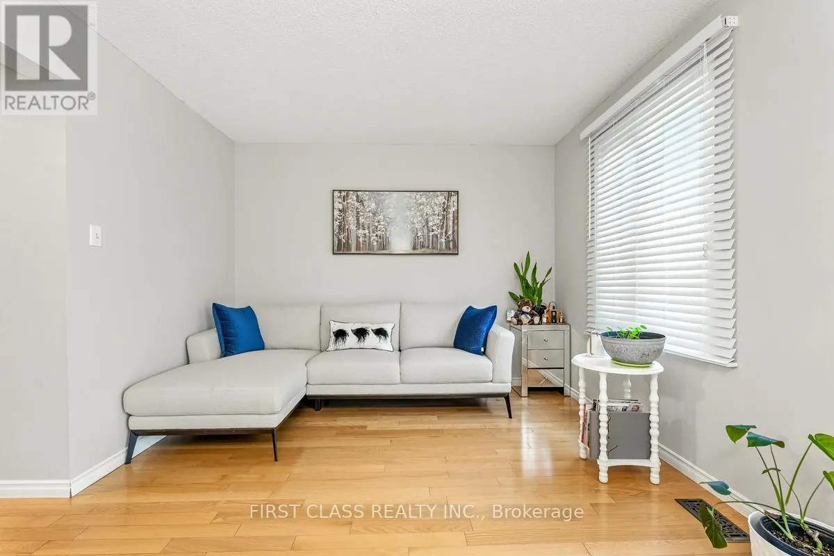 5053 RUNDLE CRESCENT