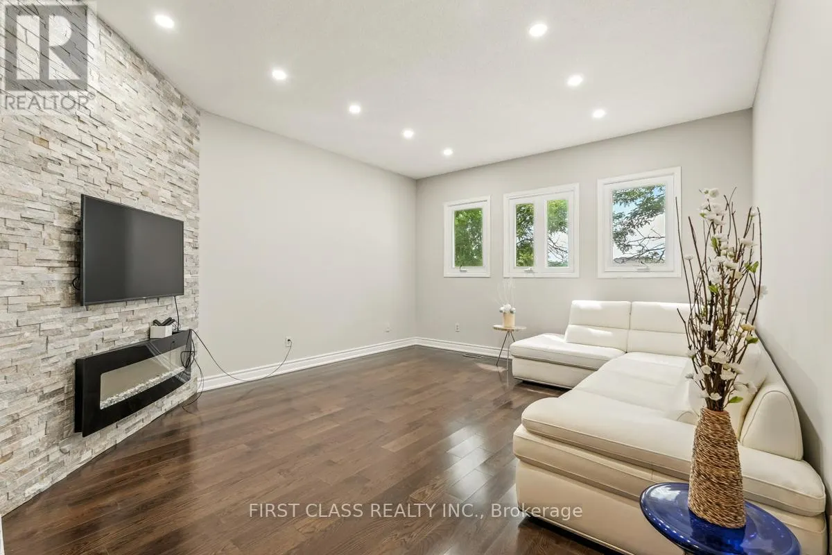 5053 RUNDLE CRESCENT