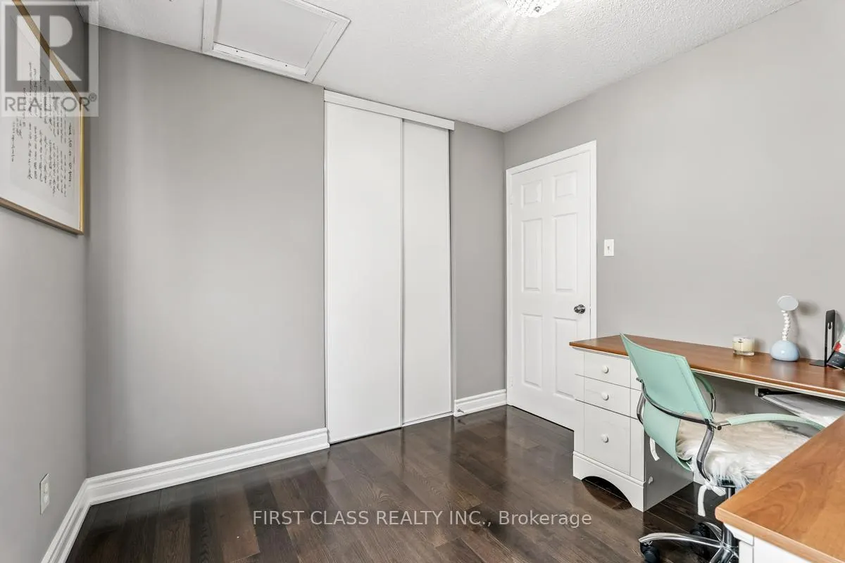 5053 RUNDLE CRESCENT