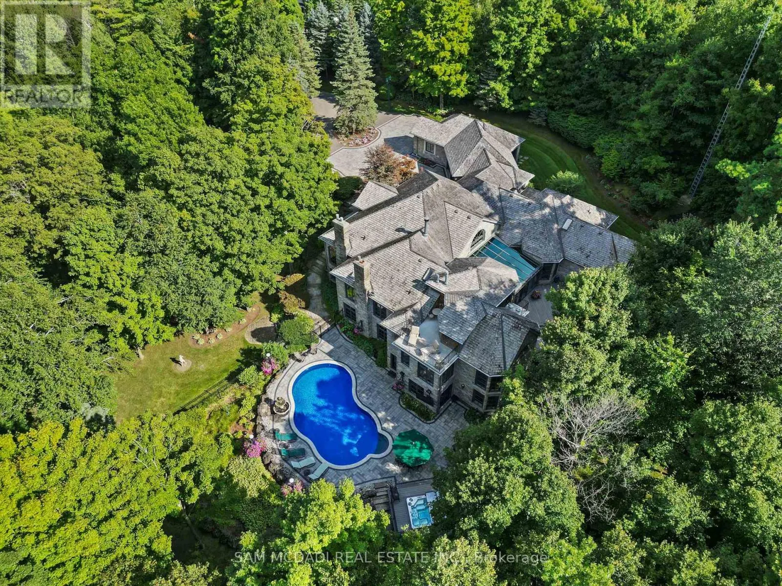 10140 PINEVIEW TRAIL