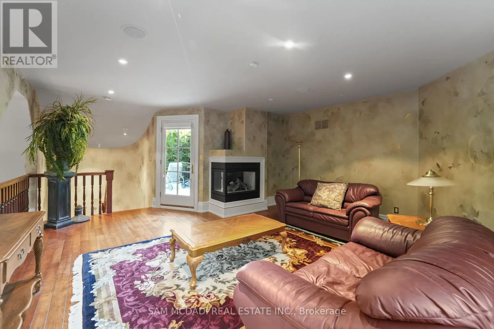 10140 PINEVIEW TRAIL
