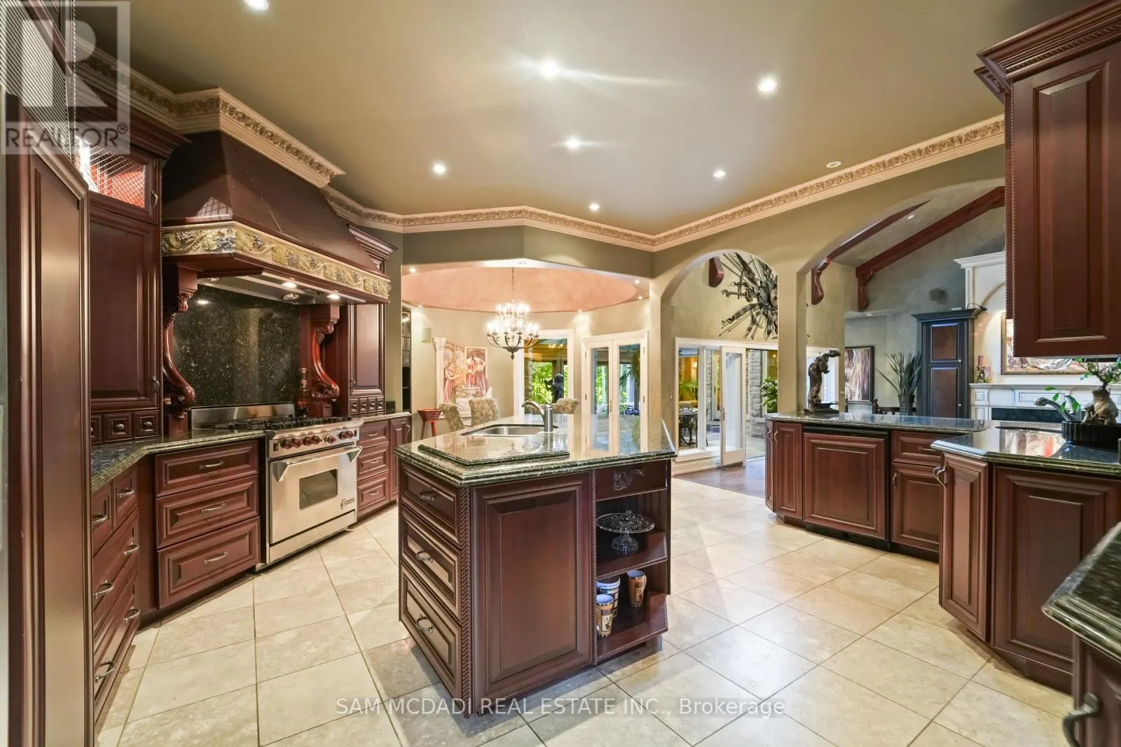 10140 PINEVIEW TRAIL