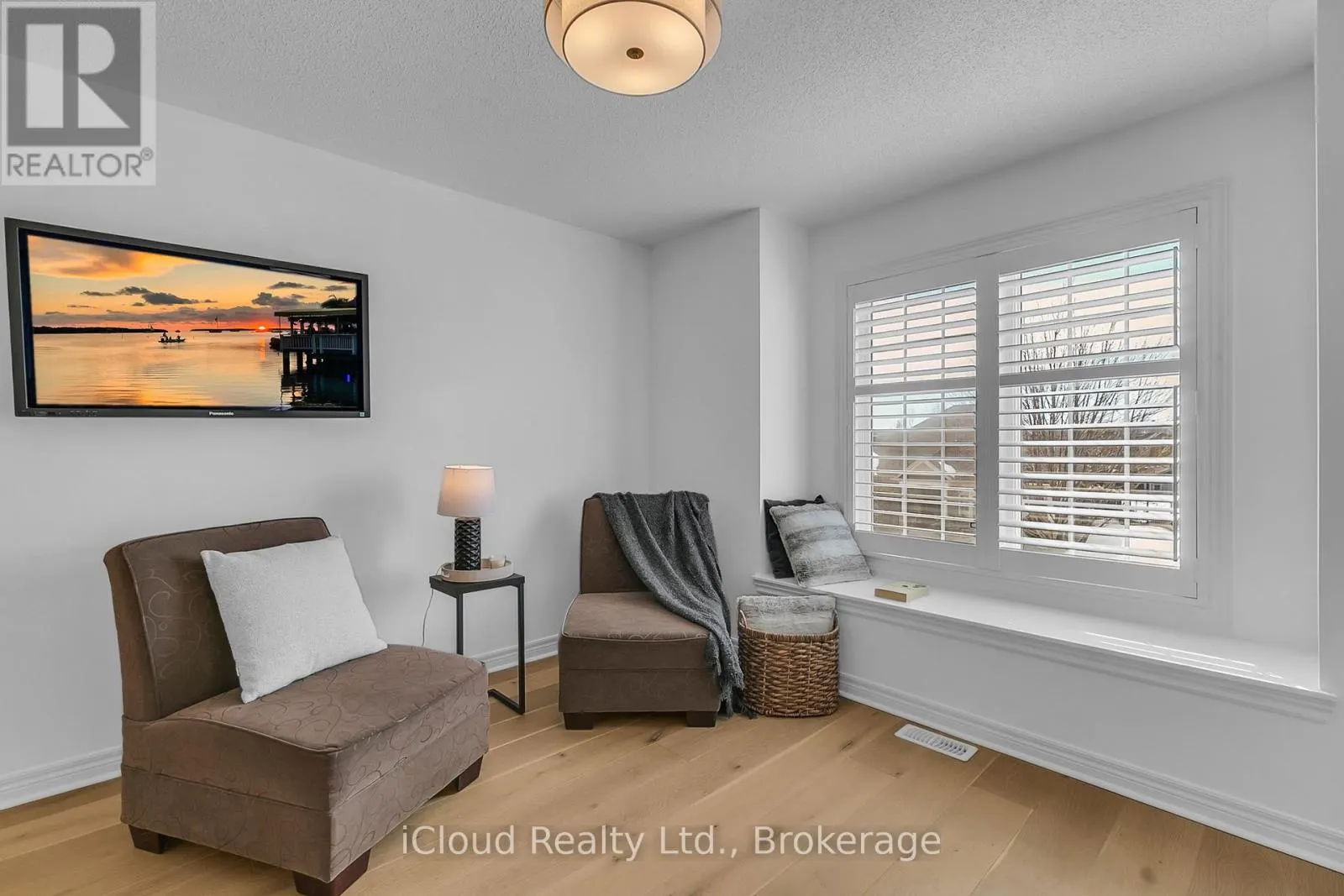 18 - 2295 ROCHESTER CIRCLE