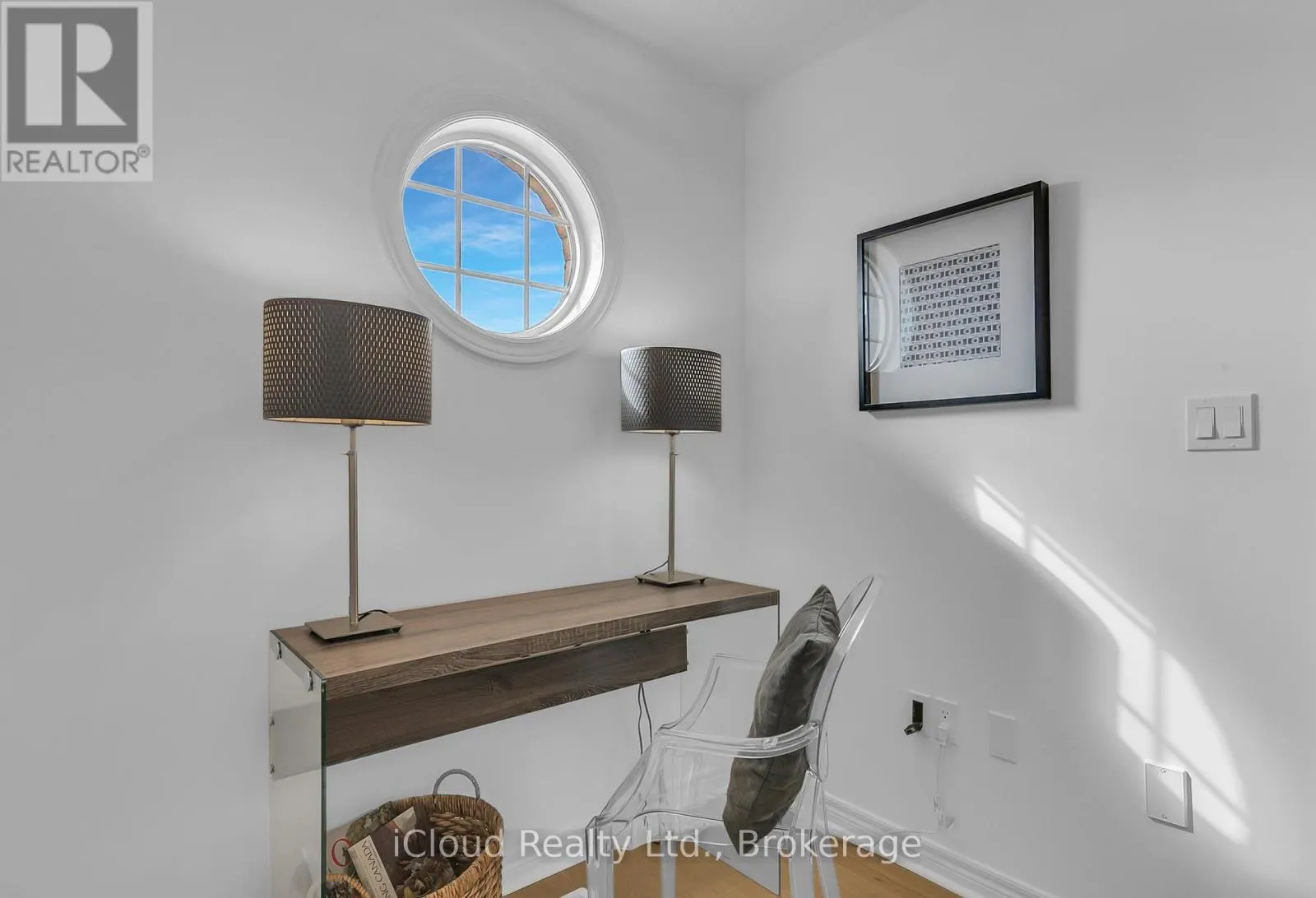 18 - 2295 ROCHESTER CIRCLE