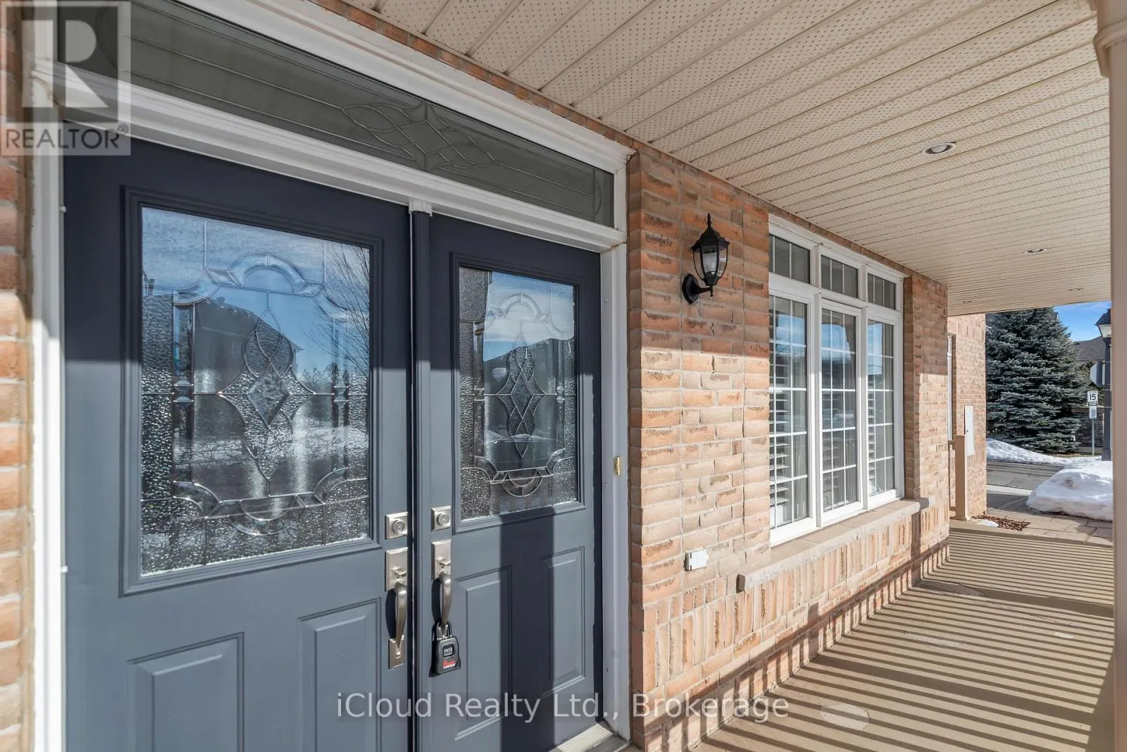 18 - 2295 ROCHESTER CIRCLE