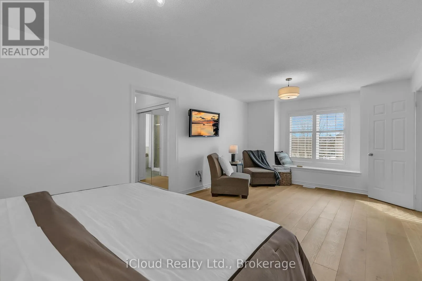 18 - 2295 ROCHESTER CIRCLE