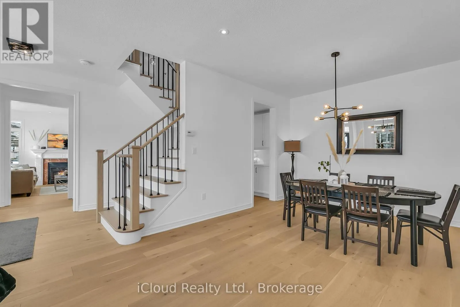 18 - 2295 ROCHESTER CIRCLE